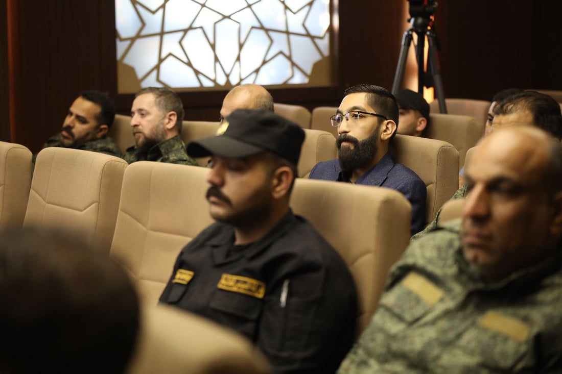 صور: ميثم الزيدي يجتمع بمقاتليه لمناقشة جاهزية فرقة العباس