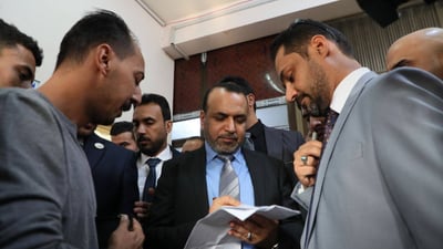 وزير العمل أحمد الأسدي يوجه بـ “اختزال حلقات الروتين” لإنجاز المعاملات