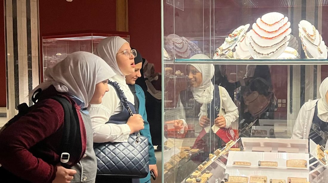 964 ترصد دهشة الطلاب في متحف البصرة وحوار ممتع بـ “الانكليزي” (صور)