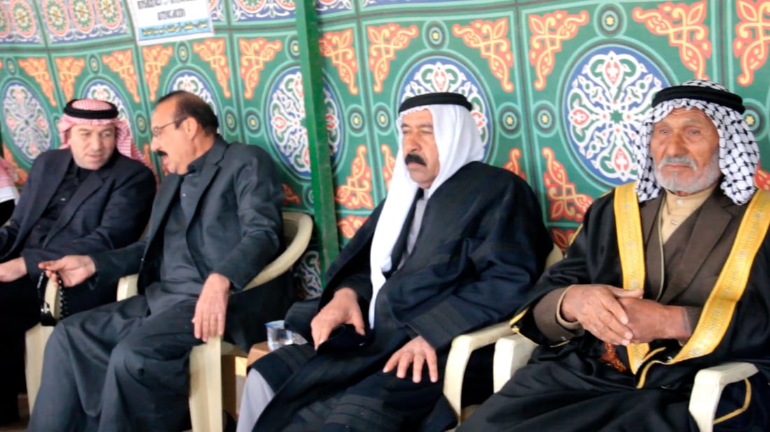 خلفاً لوالده.. الدليم تنصب حبيب أحمد شيخاً لعشيرة آل سفر في تلعفر (صور)