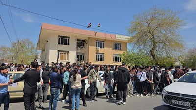 964 داوای قوتابیانی قۆناغی 12ـی گەیاندە بەڕێوەبەری پەروەردە