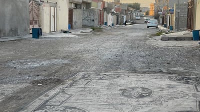 في بردرش.. يستنشقون الغبار صيفاً ويسيرون في الأوحال شتاءً (صور)