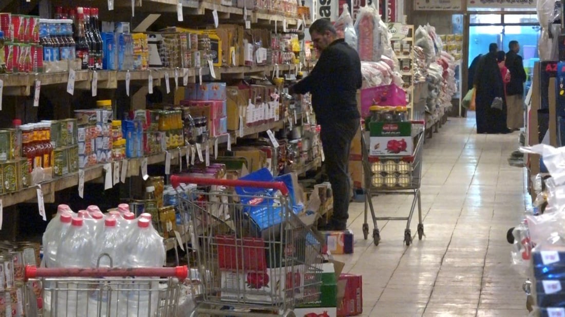 صور من أسواق المسيب قبيل رمضان.. السيدات منشغلات بتحضير الخلطات و”بهارات الجدر”