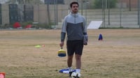 قيصر خميس.. أصغر مدرب كرة قدم يتسلم مهام تدريب نادي البغ...
