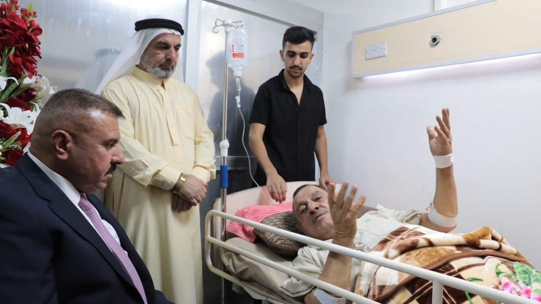 وزير الداخلية يتفقد شيخ الطارمية بعد نجاته من محاولة اغتيال