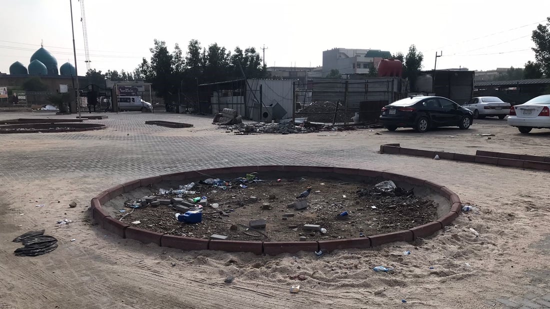 بغداد: شكوى جديدة بحق بلدية “حي الجهاد”.. هذه هي مساحاتكم الخضراء؟! (صور)