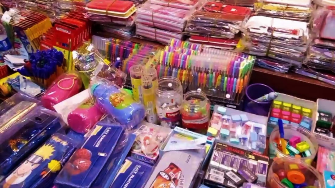 الناصرية: سوق القرطاسية تتجاوز انتكاسة التعليم الالكتروني والأسعار ترتفع 40% (فيديو)