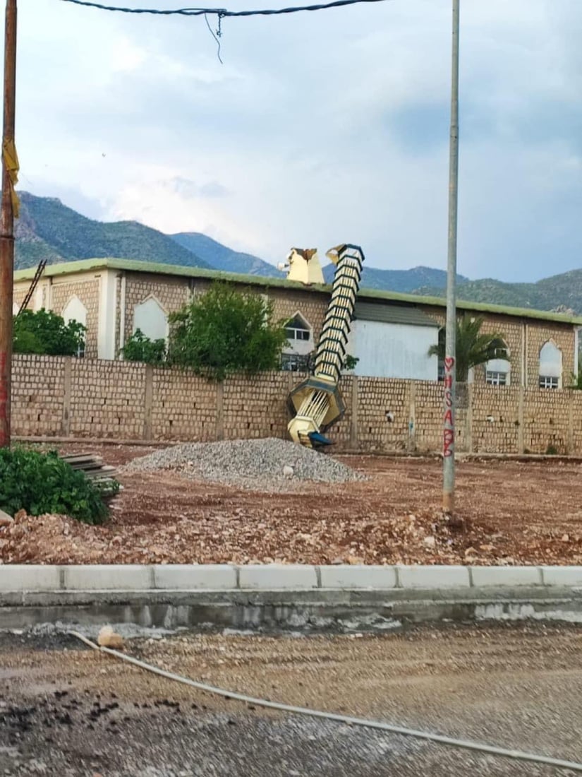 رەشەبا منارەی مزگەوتێکی خست