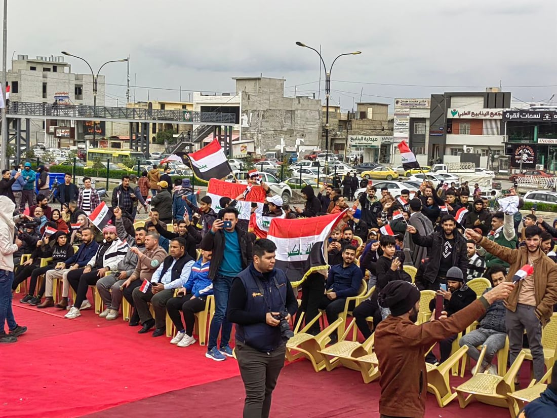 صور من الموصل الآن.. الجمهور تجمع في بارك “المثنى” والبلدية نصبت شاشة عملاقة