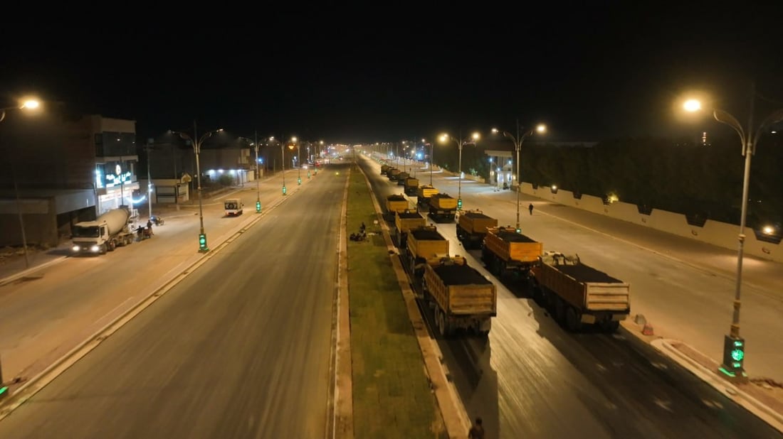 صور من كربلاء.. العمل يتقدم بسرعة في شارع مجمع الدرة