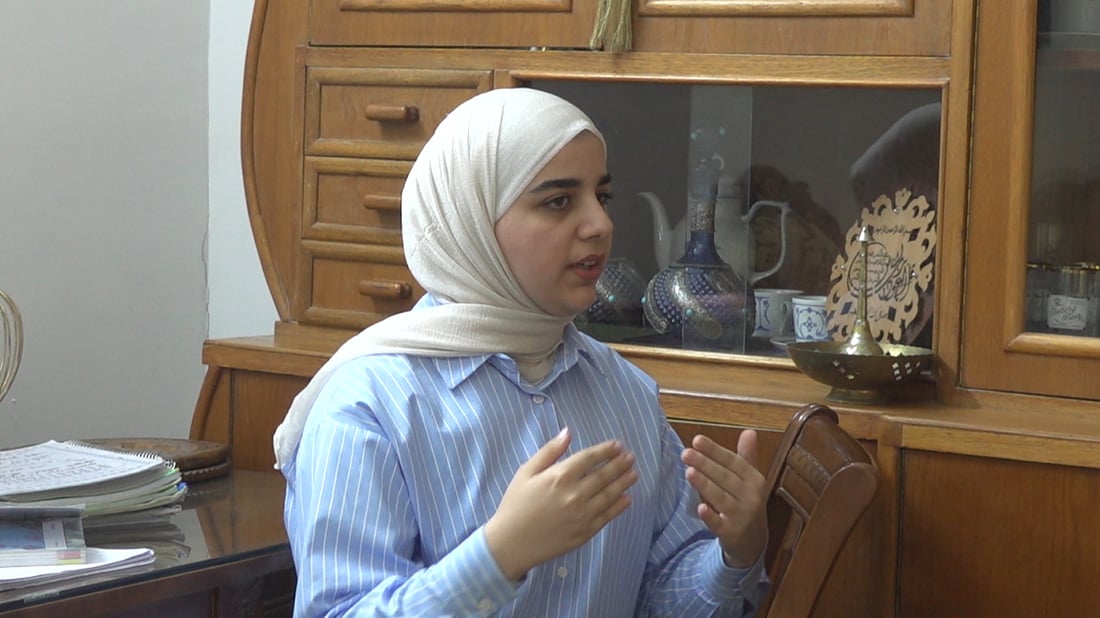 ديما حيدر من المدحتية.. بكلوريا 100% وستكون رابع طبيبة في العائلة