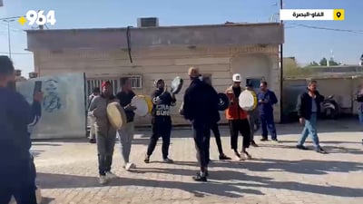 ابتهاجا بالتثبيت على الملاك.. “زفة عرس” على إيقاع الخشّابة في كهرباء الفاو