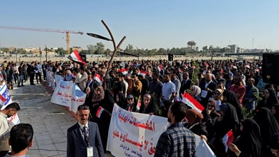 تظاهرة ذي قار مستمرة رغم سحب الطعن: باقون حتى صرف المستحقات