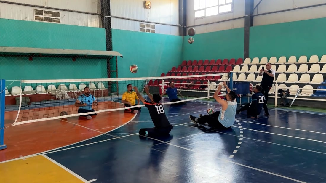 فريق الأنبار للكرة الطائرة جلوس يتحدى الصعاب من هيت إلى نينوى.. حلم البطولة لا يغيب