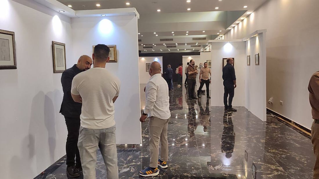 صور: وثائق رسائل مذكرات.. هكذا عاش فائق حسن مبدع جدارية بغداد في ساحة الطيران