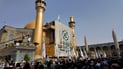 فيديو: راية الغدير تُرفع في حرم الإمام علي إيذاناً بانطلاق أسبوع الولاية