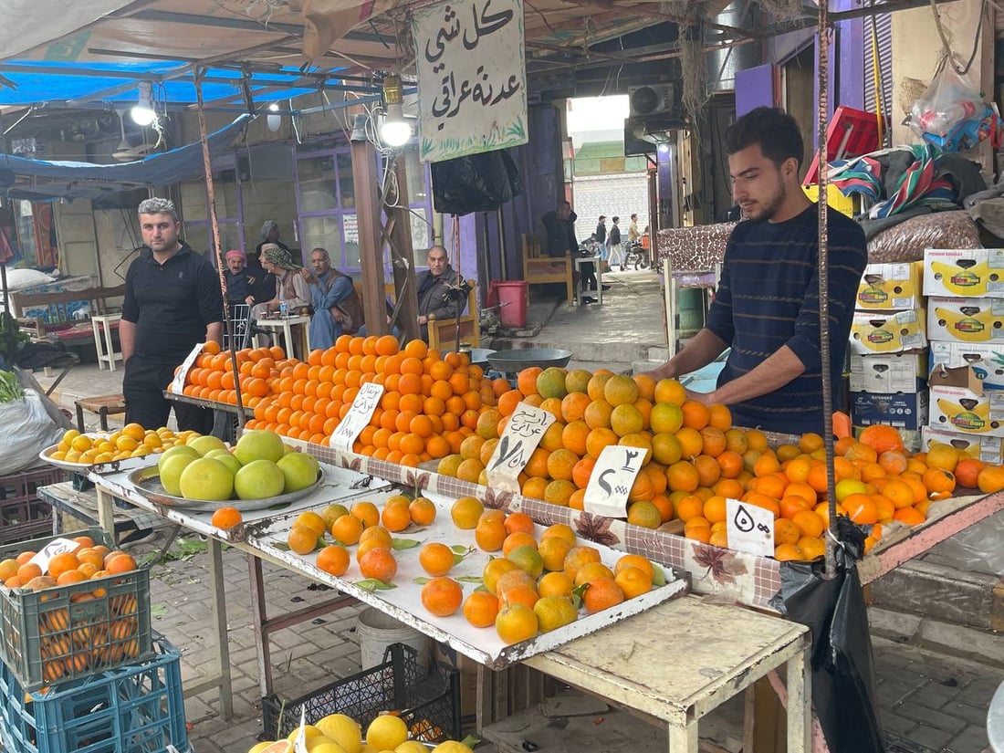 “كلشي عدنا عراقي”.. 964 في سوق جلولاء والسكان يفضلون طعم الأرض