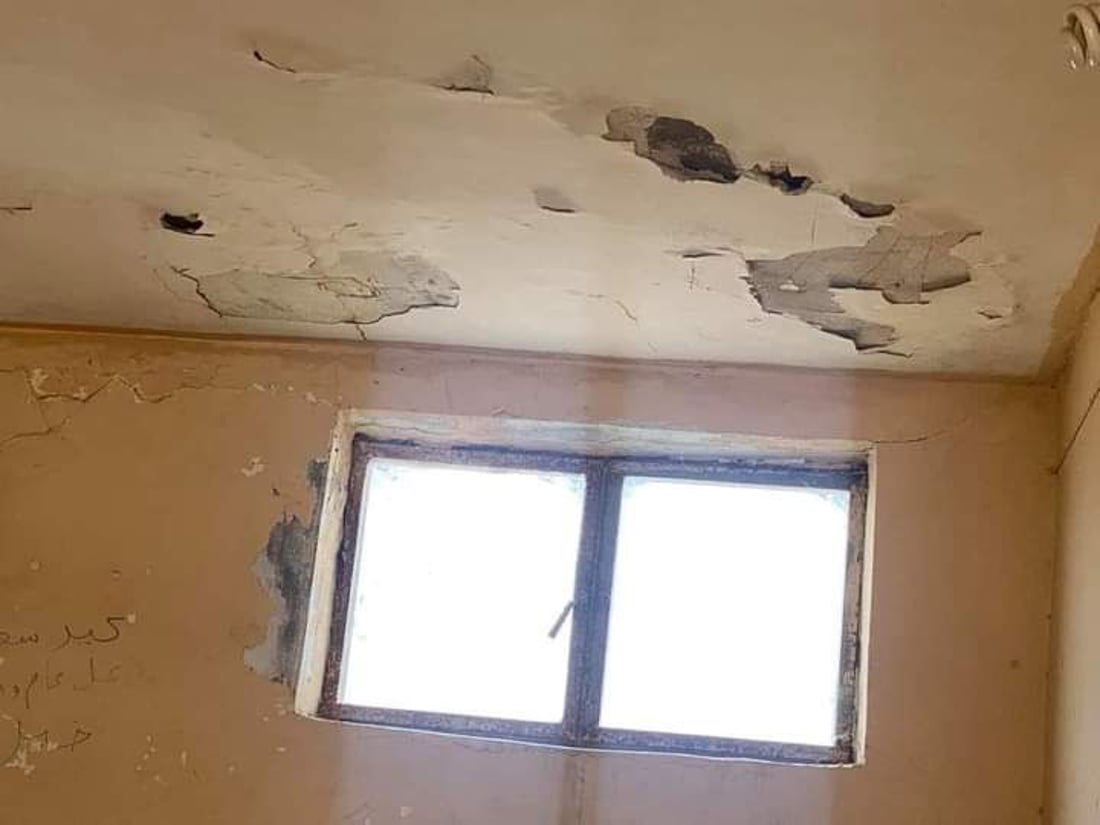 جبلة: ابتدائية العطاء آيلة للسقوط والصيانة تنتظر “الأمن الغذائي” (صور)