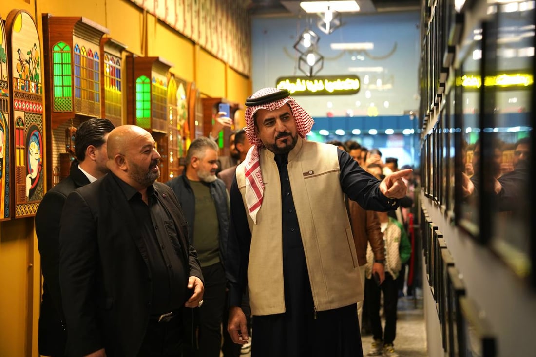 صور: ادخلوا “ممر السعادة” في الرمادي.. مقهى “نَفَس” نقل بغداد القديمة إلى الأنبار