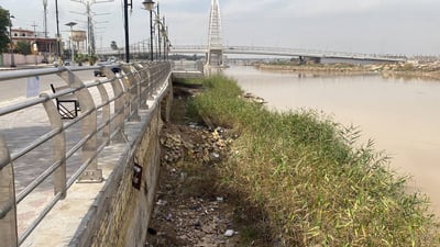 صور: كورنيش ميسان يتهاوى ونقاش بين المدونين والمهندسين والبلدية.. دجلة “رطب جداً”