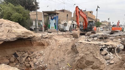 هذه أعمق حفرة في مدينة الصدر.. لكن لا تخافوا البلدية لديها خطة بديلة (صور)