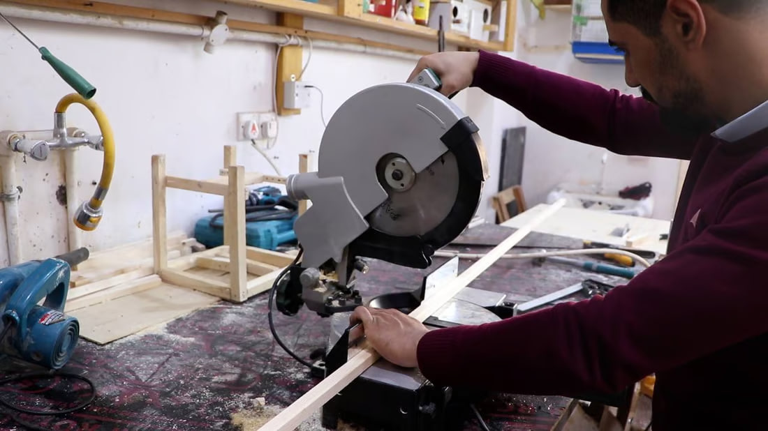 Al-Kut bird sellers innovate with bespoke bird cages
