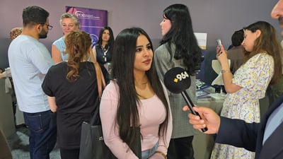 زانستى خوێندووە و دەیەوێت بچێتە کۆلێژى یاسا