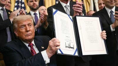 ترەمپ نەریتێکی 165 ساڵە دەشکێنێت؛ واژۆکەی دەچێتە سەر دۆلار