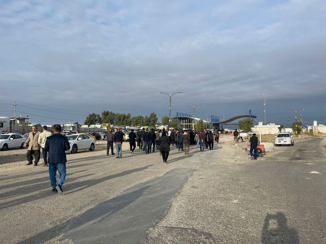 فيديو: مسيرة المعلمين المحتجين توقفت في سيطرات كركوك وقوة ستفض الاعتصام الآن