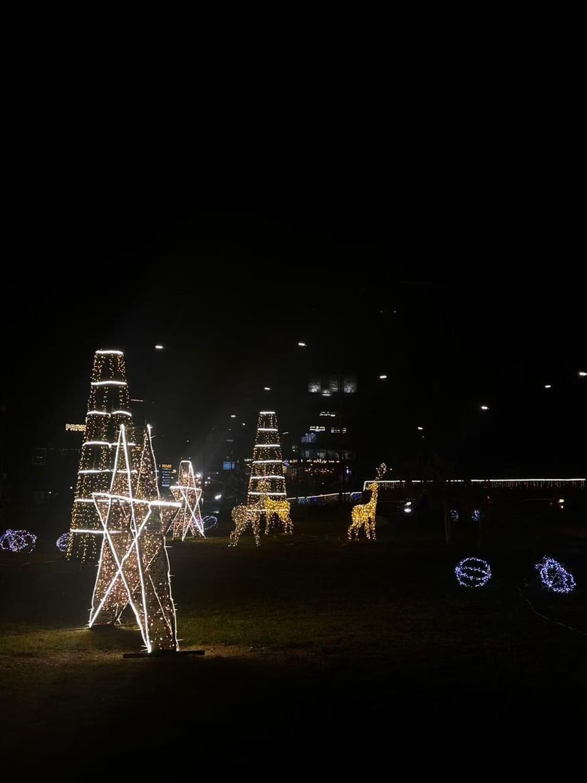 دهۆک بۆ پێشوازیکردن لە ساڵی نوێ دەڕازێنرێتەوە