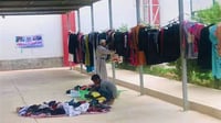 سوق مجاني يمنح فقراء بعقوبة حرية اختيار ملابس الشتاء (ص...