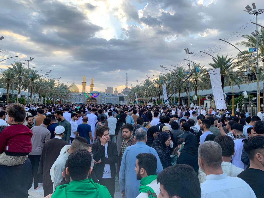 صور من صلاة العيد في كربلاء.. الأمطار منعت إقامتها بين العتبتين (صور)