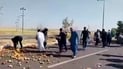 فيديو: رمان وبطاطا وبصل على طريق كركوك – بغداد بعد انقلاب شاحنة