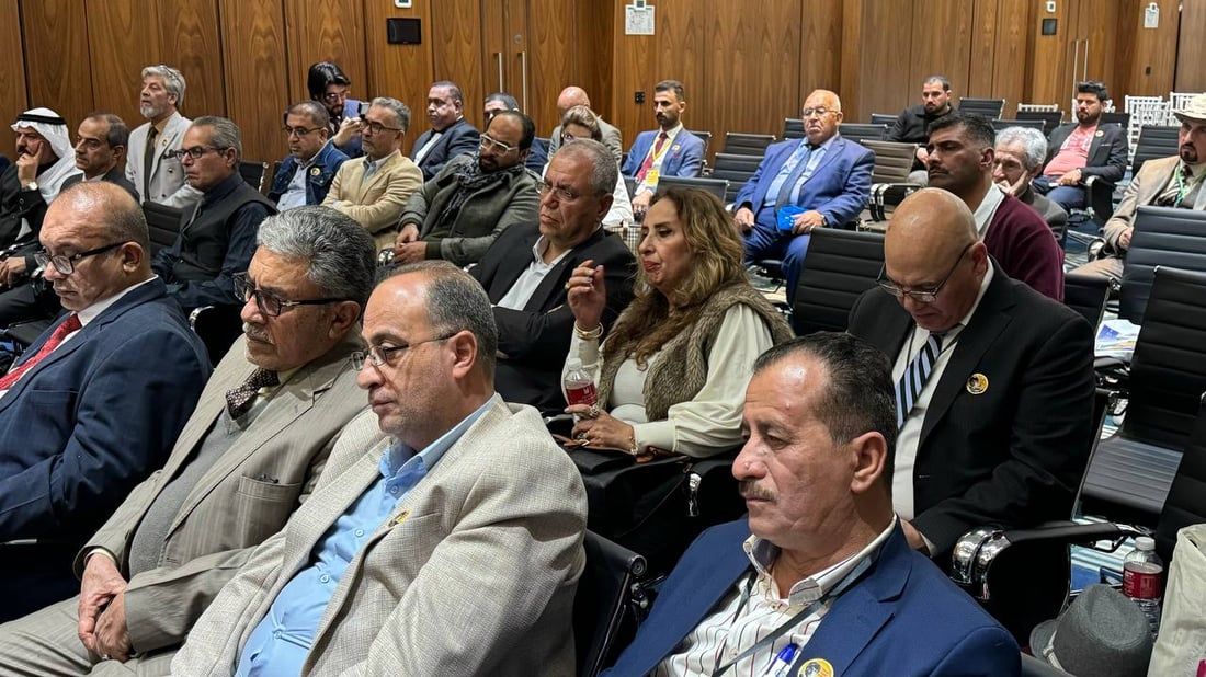 أصدقاء أحمد مطر يدلون بشهادات جديدة في البصرة.. جرّب الشعر الغامض وكان يضحك (صور)