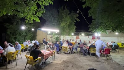 قاوەخانەی “کەوی” یادەوەری شارێک کە لەنێو دیوارە قوڕینەکاندا خۆی حەشارداوە