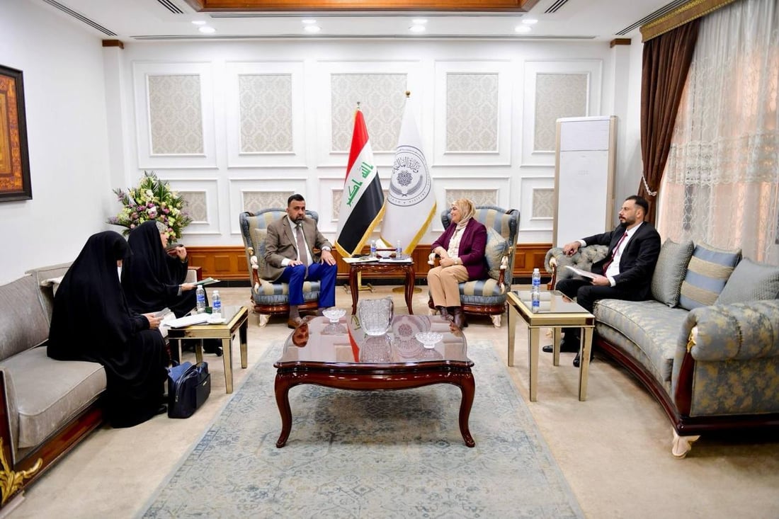 ازدحام في مكتب وزيرة المالية.. 19 نائباً يناقشون الموازنة مع طيف سامي