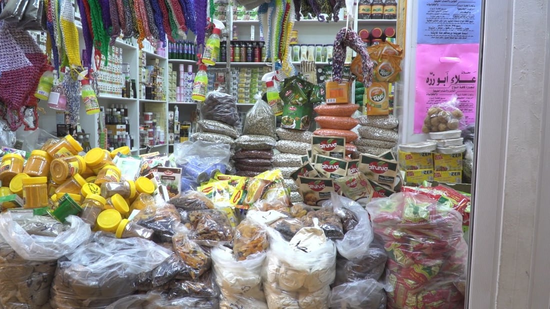 عطارو الحلة يعدون خلطة بهارات خاصة “لكليجة العيد”.. مع الحلقوم والدهن الحرّ (صور)