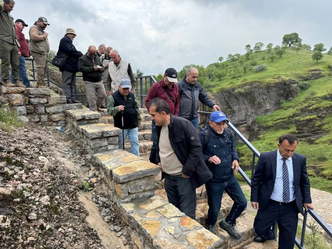 تیمێکی باڵای ئەکادیمی بەغدا سه‌ردانى “تاڤگه‌ى سەرسول و بەردبەرد”يان له‌ ماوەت كرد