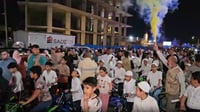 فيديو: أطفال التراويح انطلقوا بالبايسكلات إلى شوارع كر...