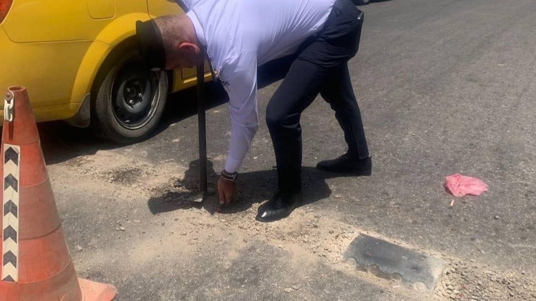 لتخفيف الزحام.. المرور ترفع مطب شارع المطار باتجاه المنطقة الخضراء