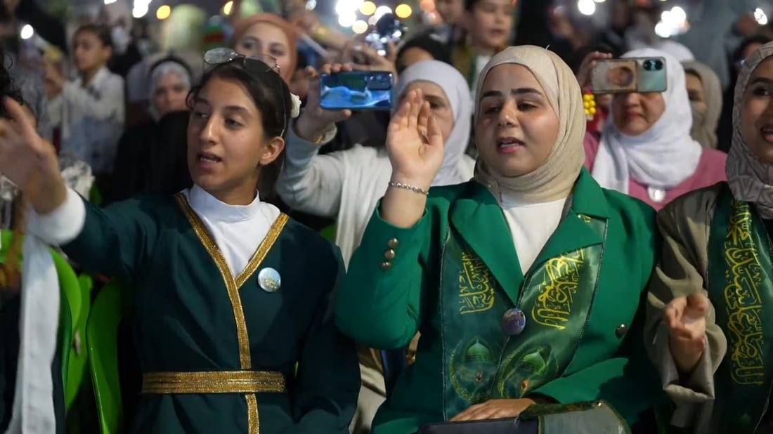 فيديو: استعراض صوفي كبير في البصرة.. دفوف “النور الأسمى” بمولد النبي