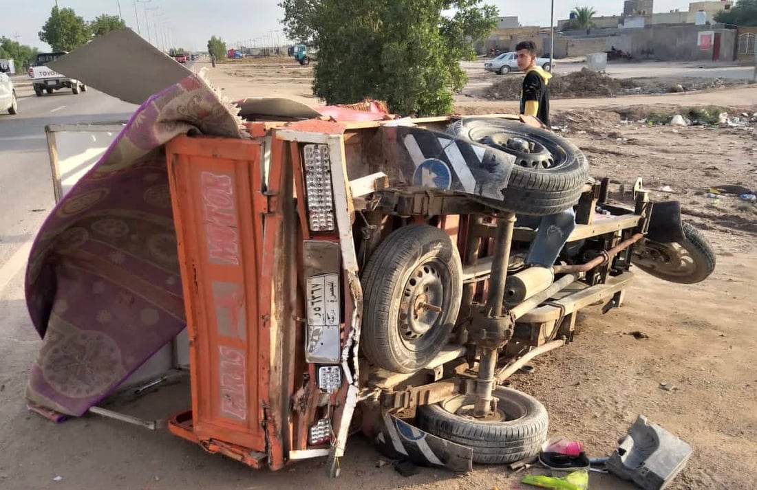 البصرة: مشادة بين هيونداي وسبورتج قلبت الستوتة وقتلت السائق واثنين من أبنائه (صور)