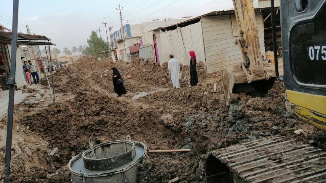 صور من الطارمية: باعة سوق الخير لا يطيقون صبراً.. متى تنتهي أعمال المجاري؟