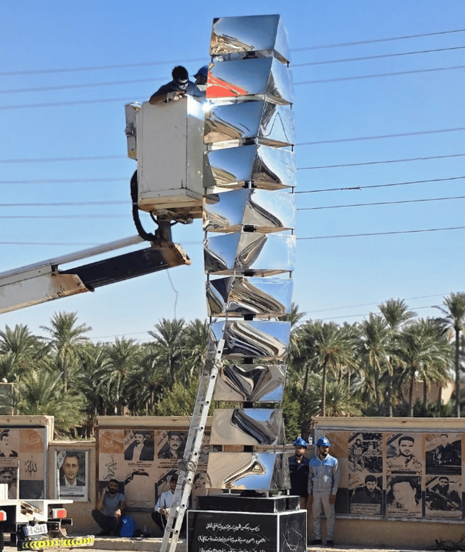 البلدية: هذا نصب فلكة حديثة للصمود والتحدي وشكراً لكوادر الكهرباء (صور)