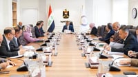 وزير التخطيط يوجه بالإسراع في إنجاز مشاريع المستشفيات ...