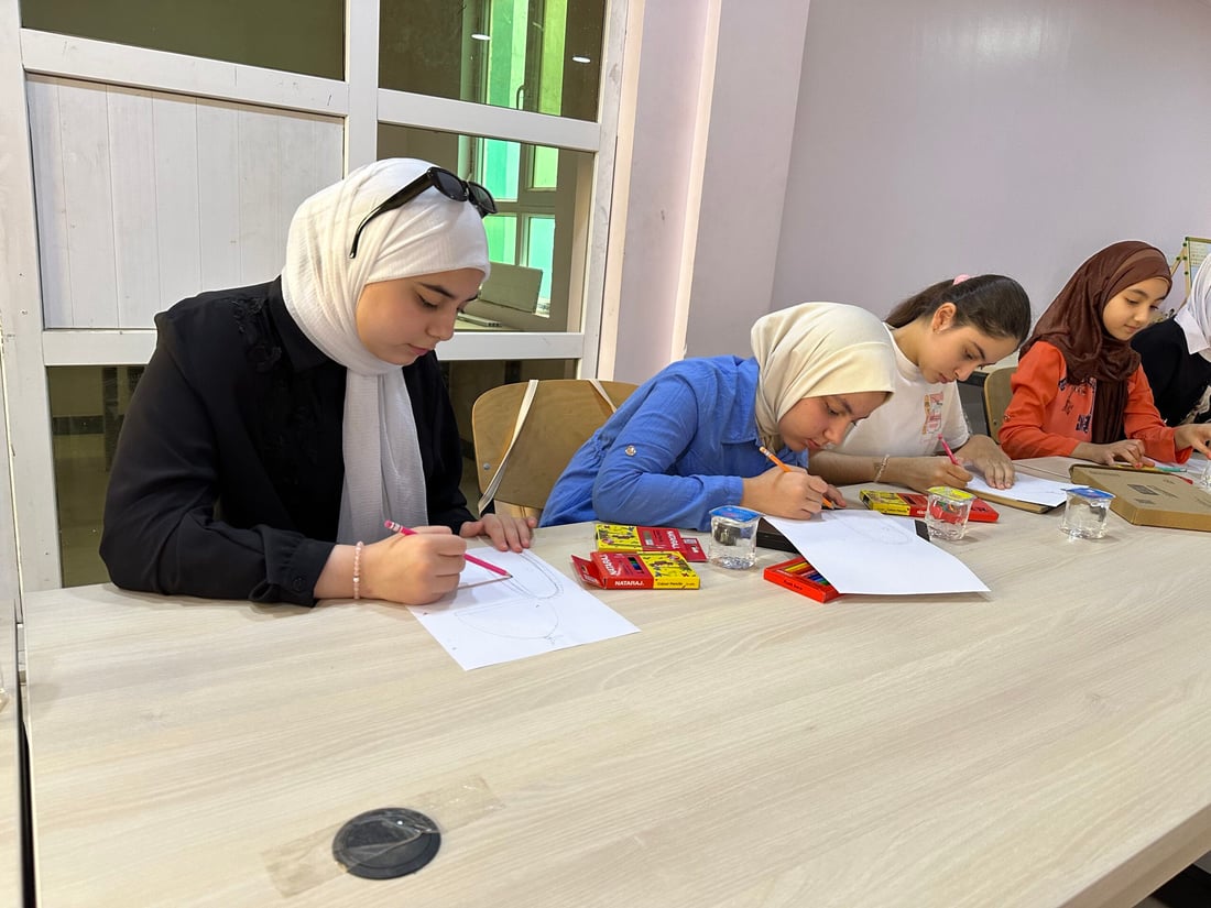 Hit Youth Forum holds drawing workshop for teenage girls in Anbar