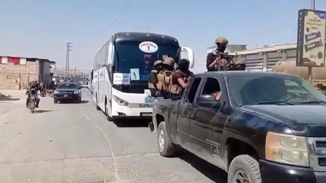 سائق حافلة حجاج يفقد شقيقه دهساً ويواصل الطريق إلى الحدود السعودية