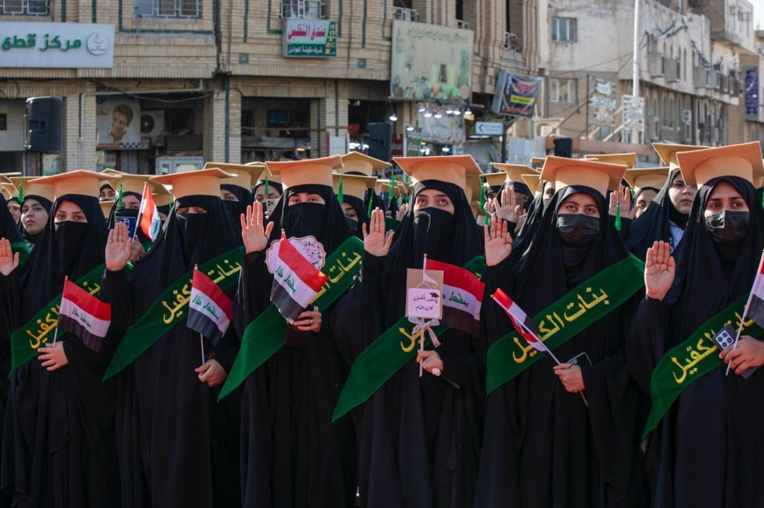 شاهد: 4 آلاف طالبة يقسمن بالله على خدمة العراق أمام مرقد الإمام العباس