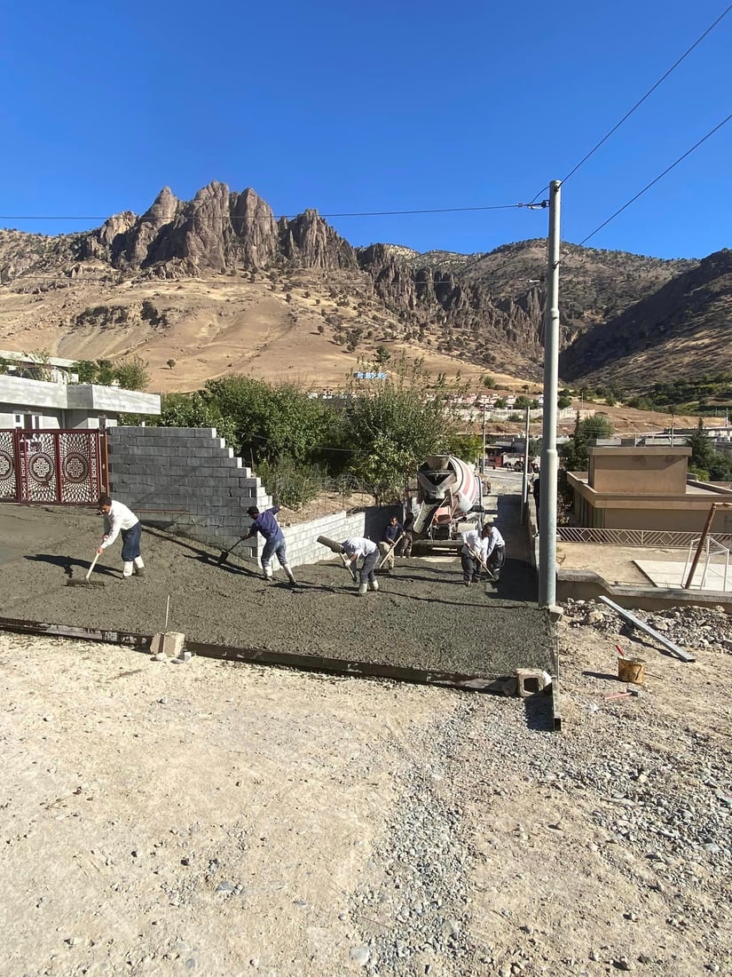 قوتابیانى تاكه‌ قوتابخانه‌كه‌ی ئیسێوه‌ له‌ قوڕولیته‌ى زستان رزگاریان بوو