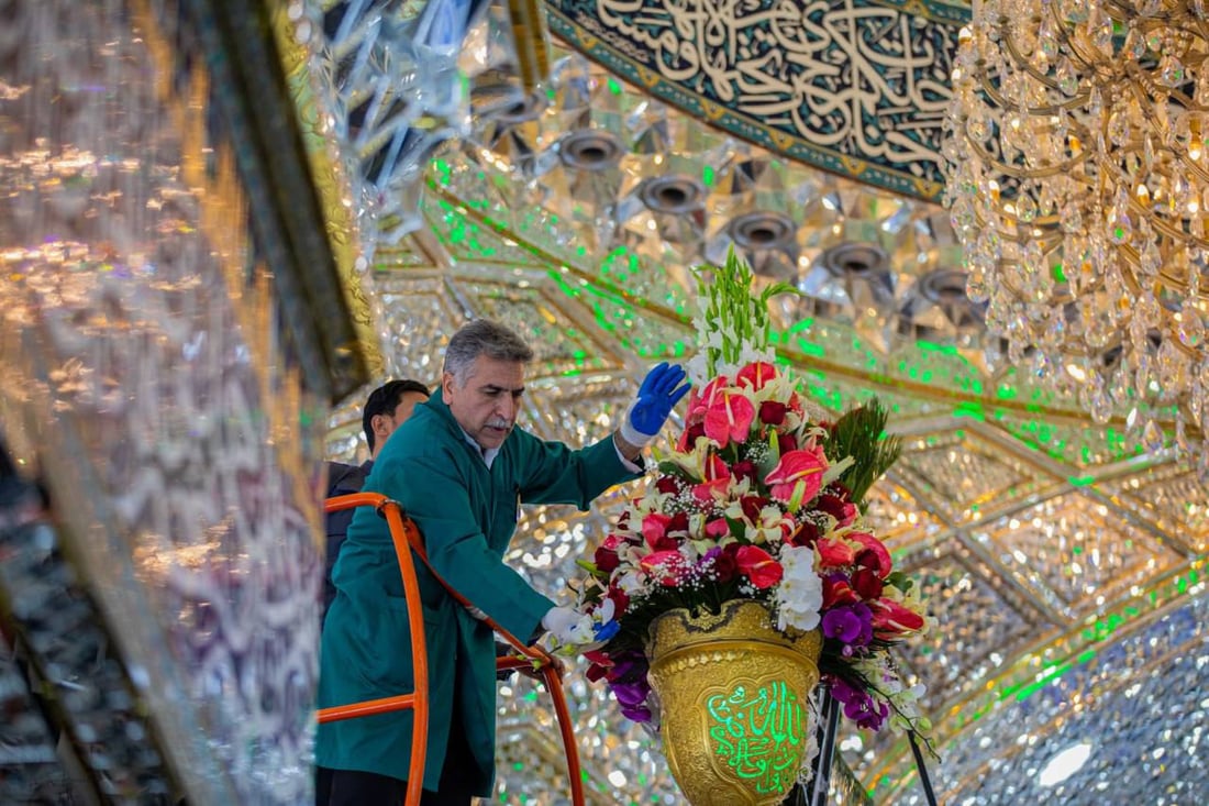 الزهور الهولندية تغطي ضريح الإمام الحسين.. الاحتفال الشعباني بدأ (صور)